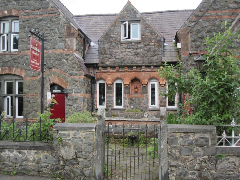 Property building, Facade/entrance