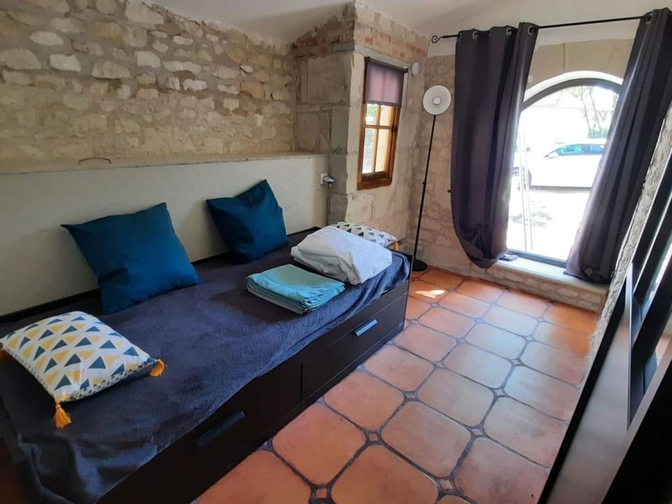 Maison Atypique 76m² - Centre La Roche-Posay, Terrasse, Jardin Clôturé - FR-1-541-60 House in Nouvelle-Aquitaine