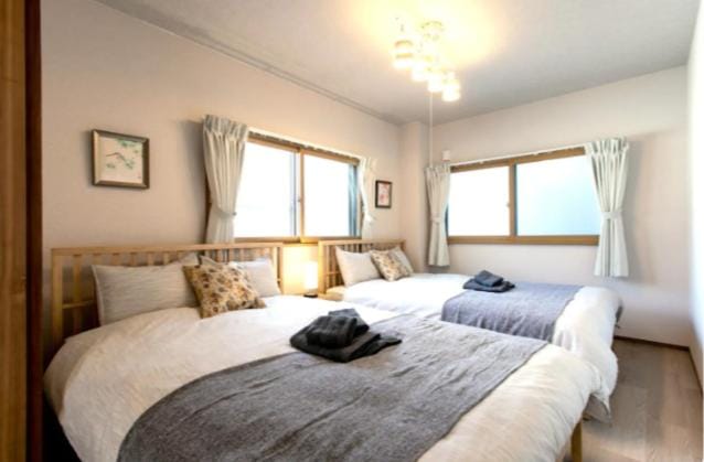 Secret House - 2 min to FuSe station - Apartment in Osaka