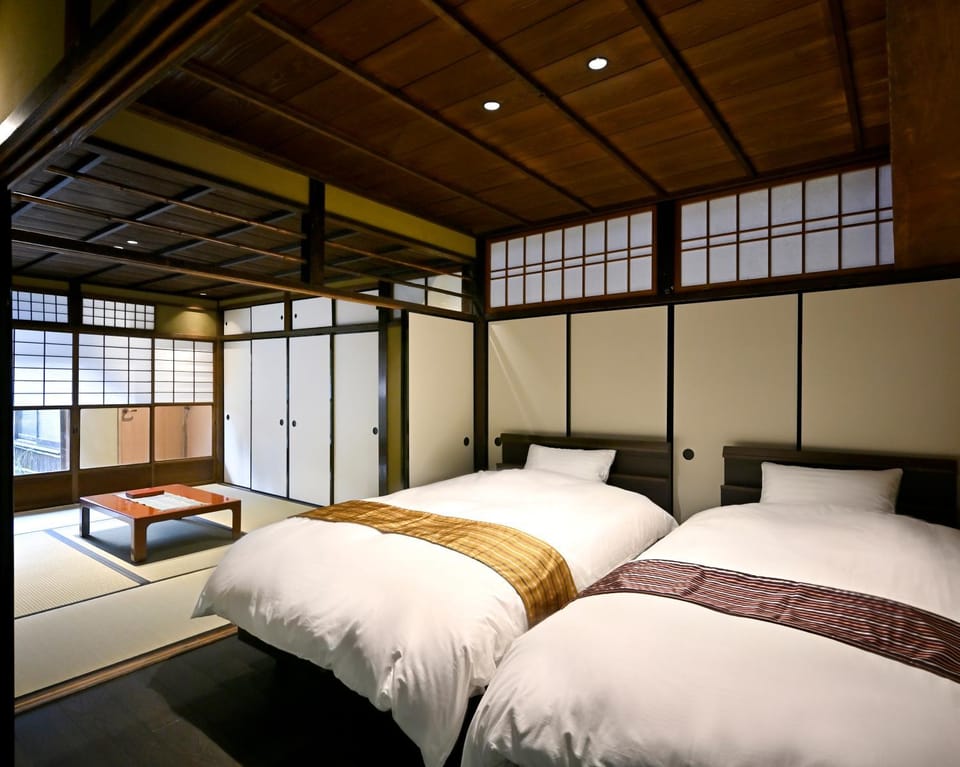 Bed, Day, Photo of the whole room, Decorative detail, Decorative detail, Inner courtyard view