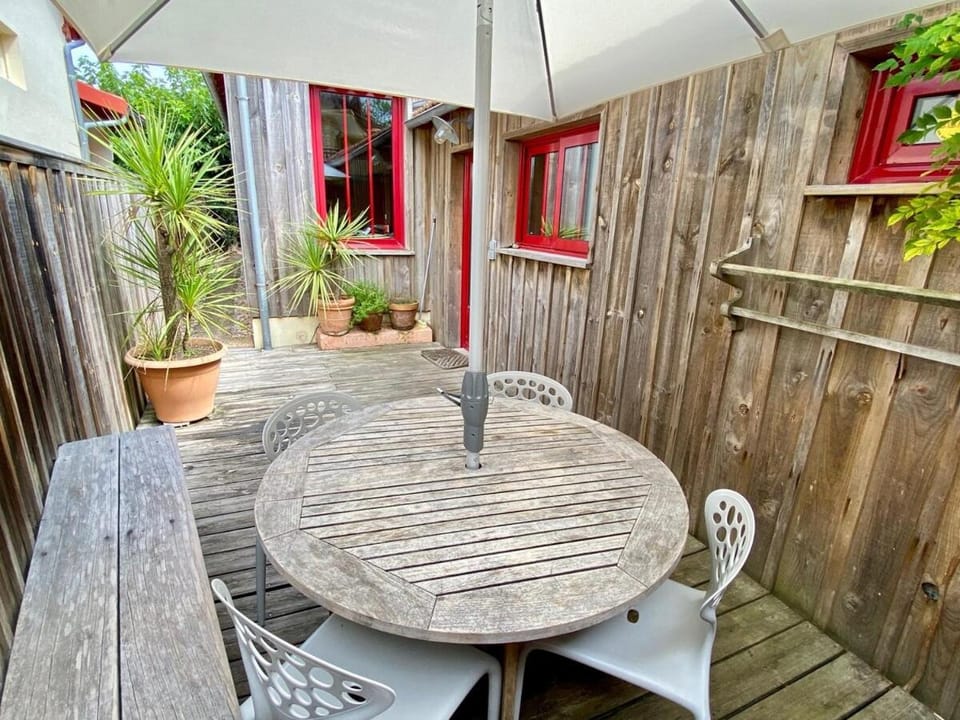 Idyllic Chalet right near the dunes in Cap Ferret House in La Teste-de-Buch