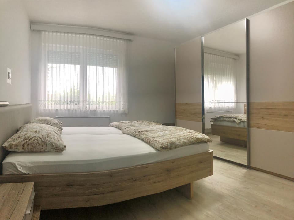 Bed, Photo of the whole room, Decorative detail, Bedroom, wardrobe, air conditioner