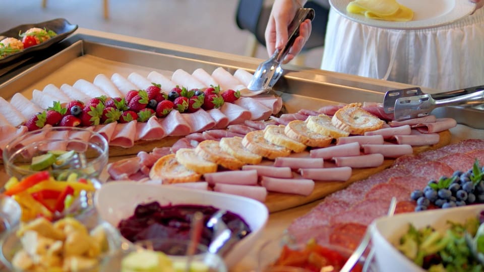 Breakfast, Continental breakfast, Buffet breakfast