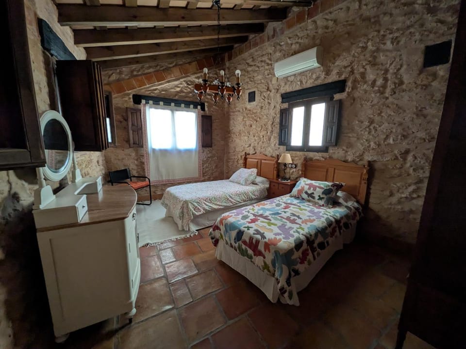 Bodega la Fabriqueta de Fontanars Country House in Costa Blanca