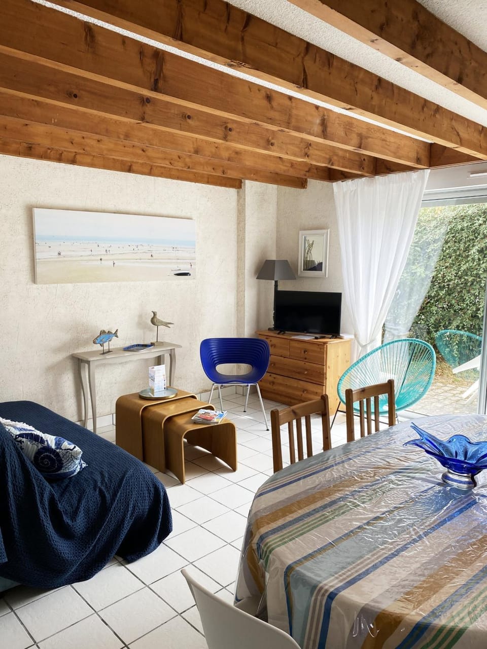 Communal lounge/ TV room, Living room