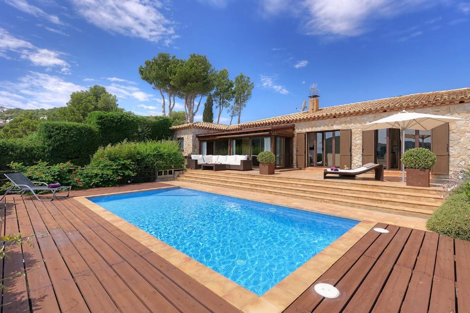 Balcony/Terrace, Balcony/Terrace, Swimming pool