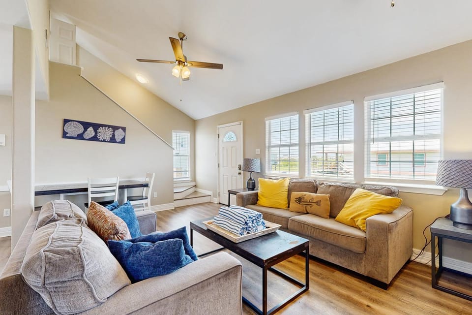 Sunset Palms House in Galveston Island
