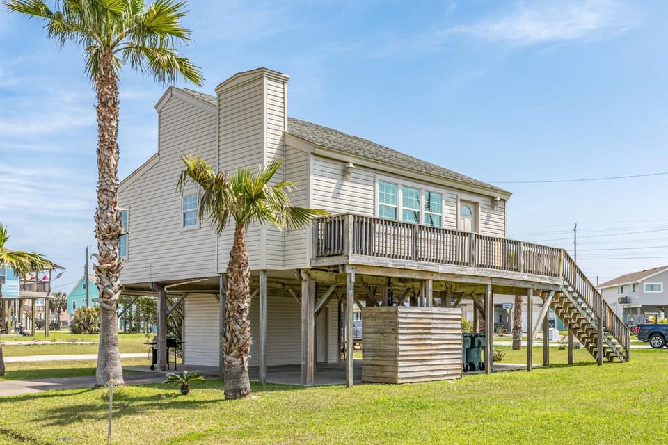 Sunset Palms House in Galveston Island