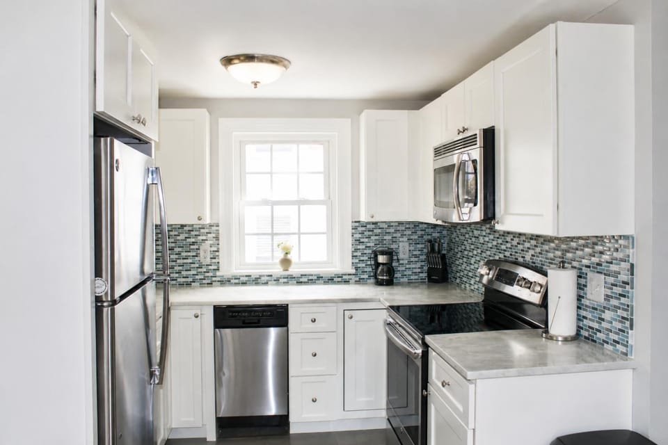 NEW 2BR Apartment near Lake Winnipesaukee Apartment in Wolfeboro