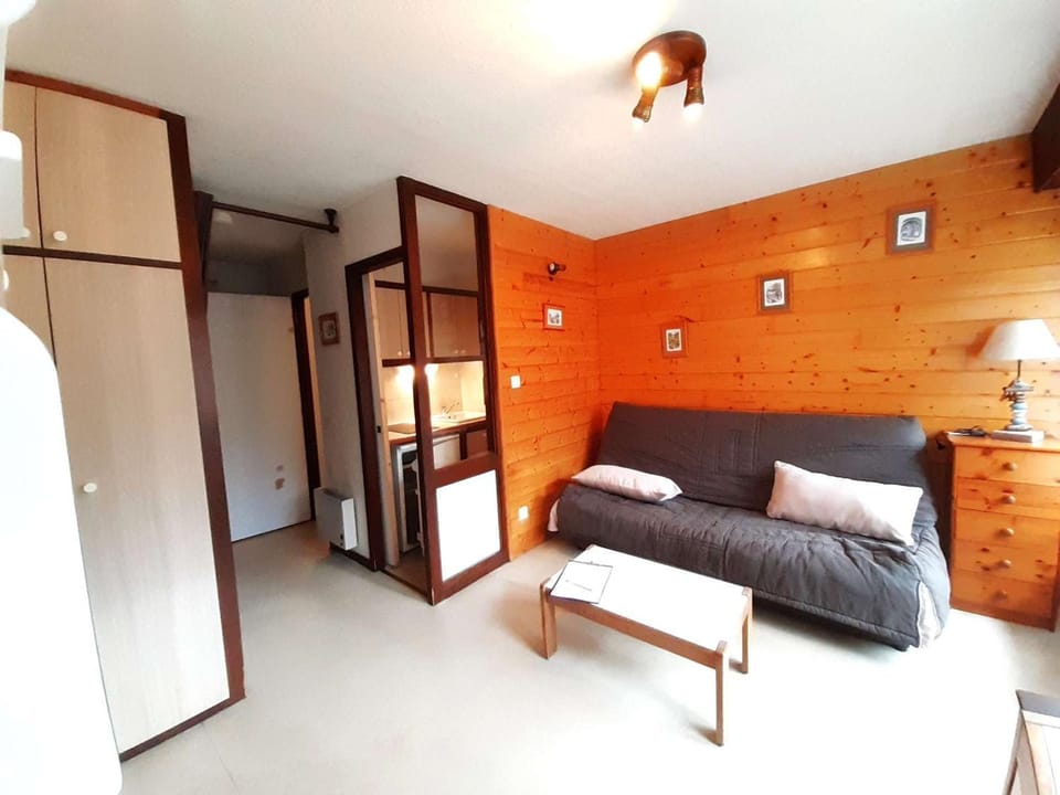 Studio Confort 4 Pers. St-Lary Soulan – Balcon Sud, salle musculation, sauna & jacuzzi - FR-1-457-229 Apartment in Saint-Lary-Soulan