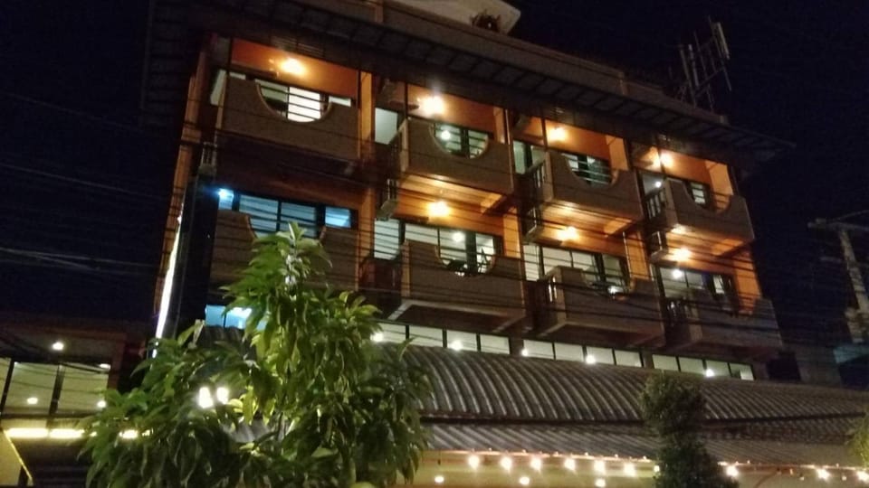 ศรีกรุงดีลักซ์โฮเตล Hotel in Laos