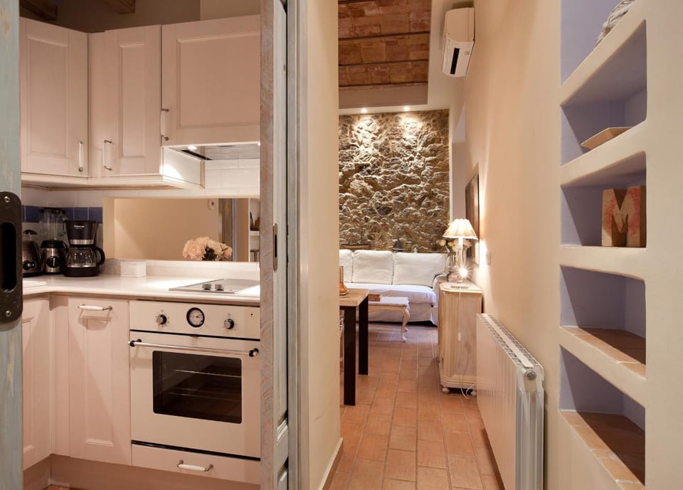 Romantic In Trendy Gracia Apartment in Barcelona