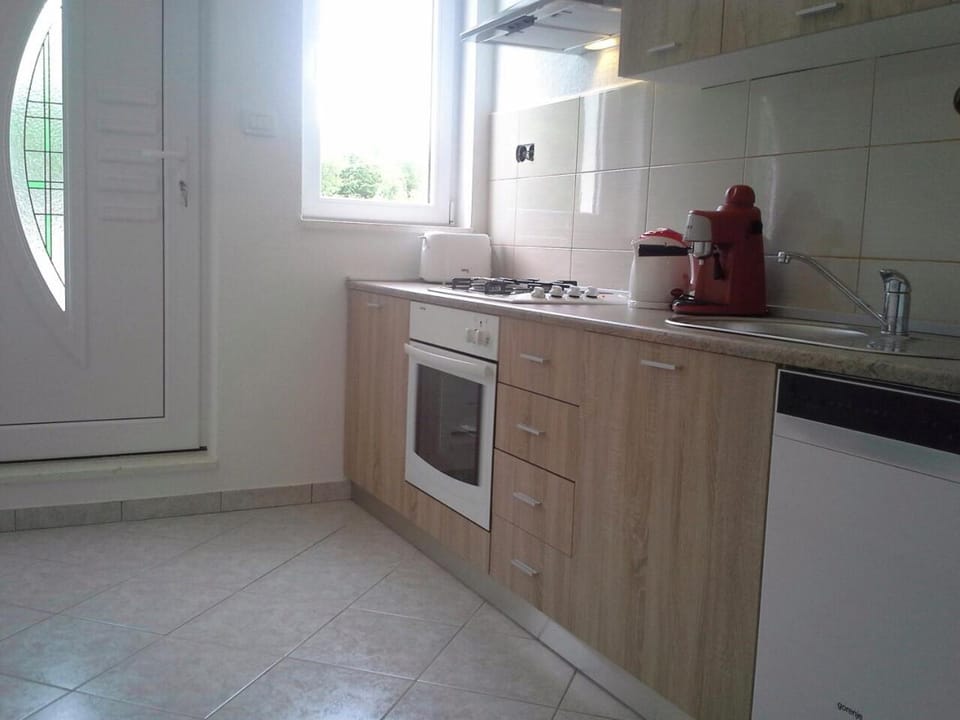 Coffee/tea facilities, Kitchen or kitchenette