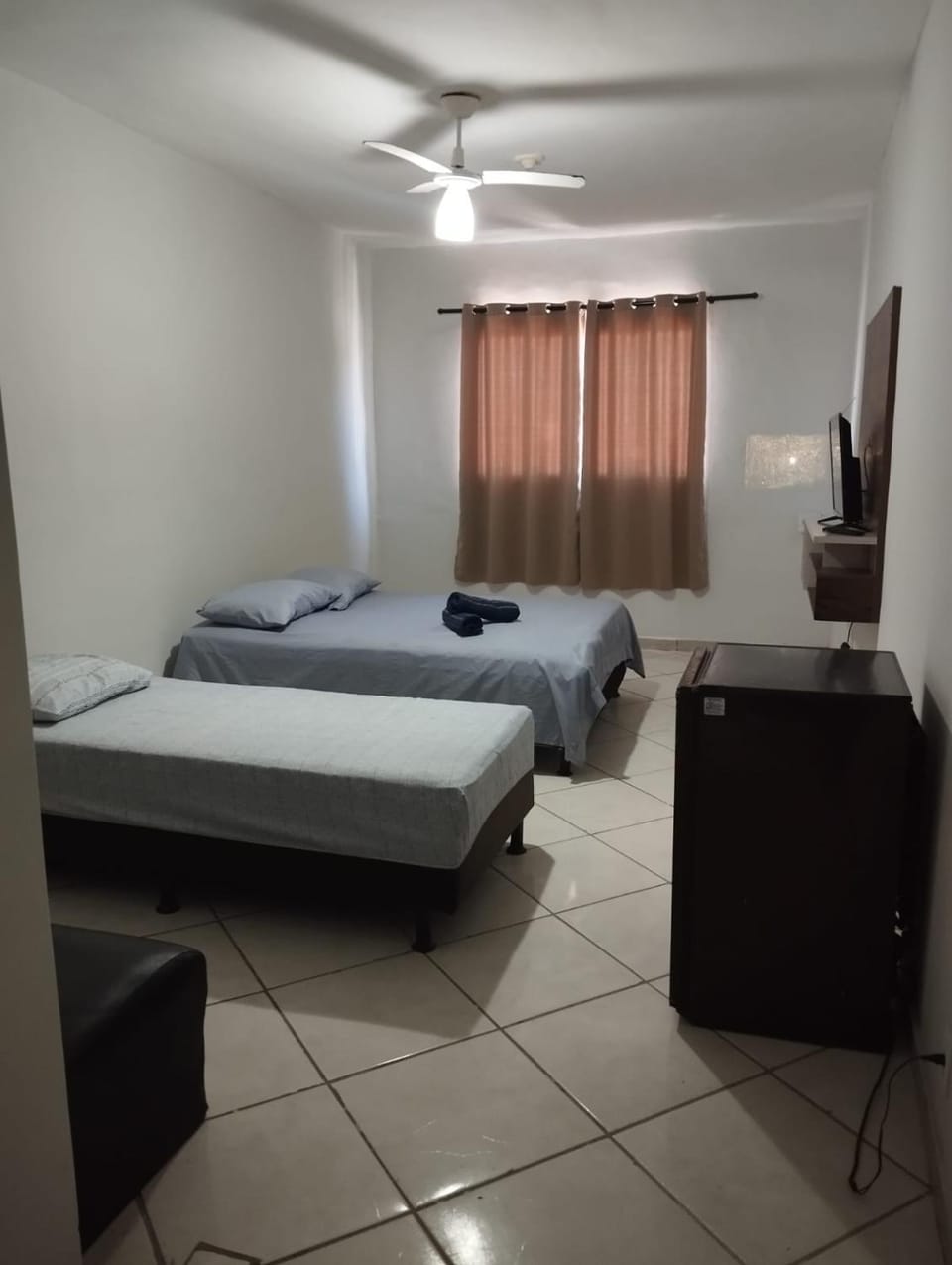 Bed, Photo of the whole room, Bedroom, minibar