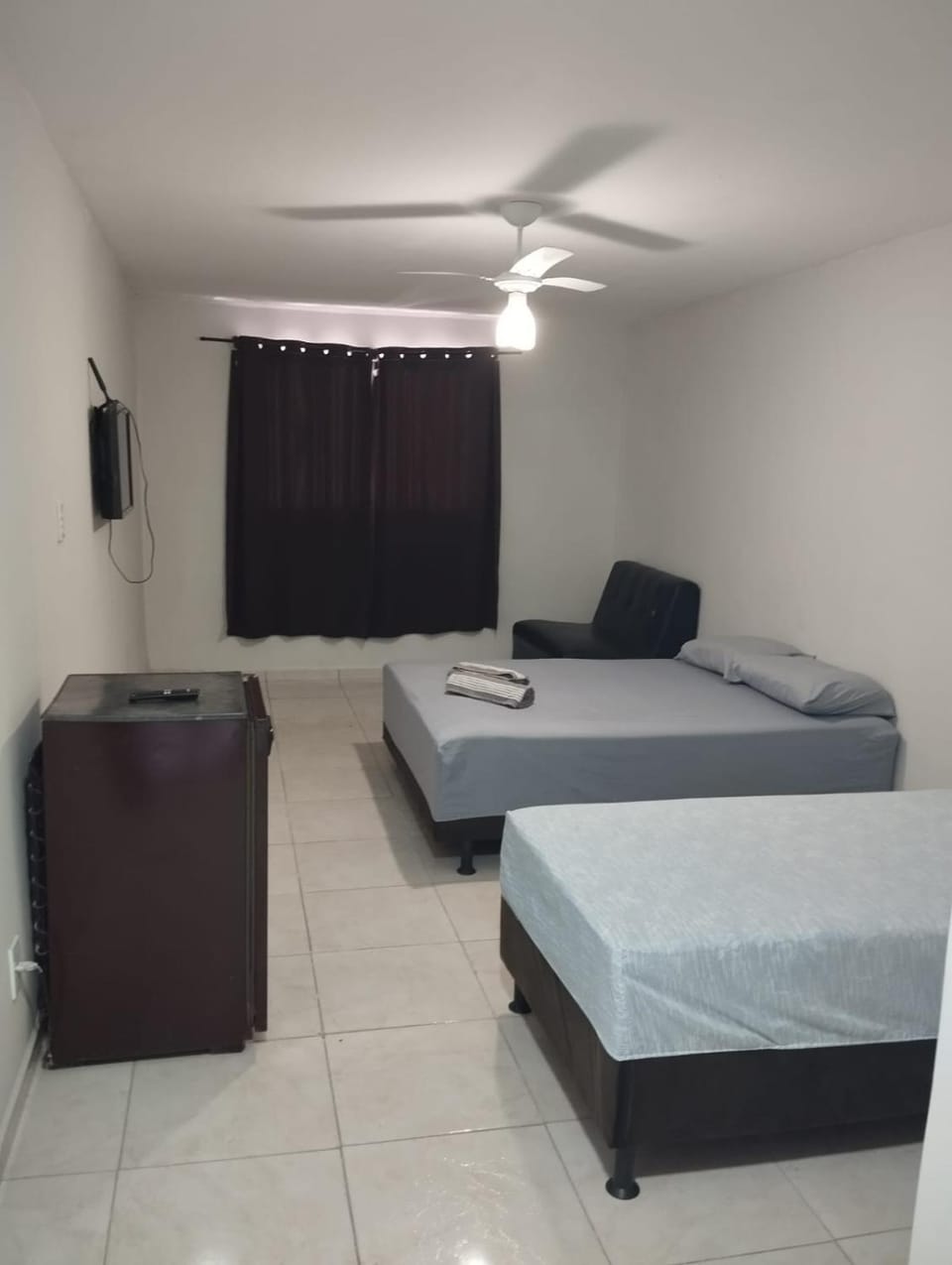 Bed, Photo of the whole room, Bedroom, minibar