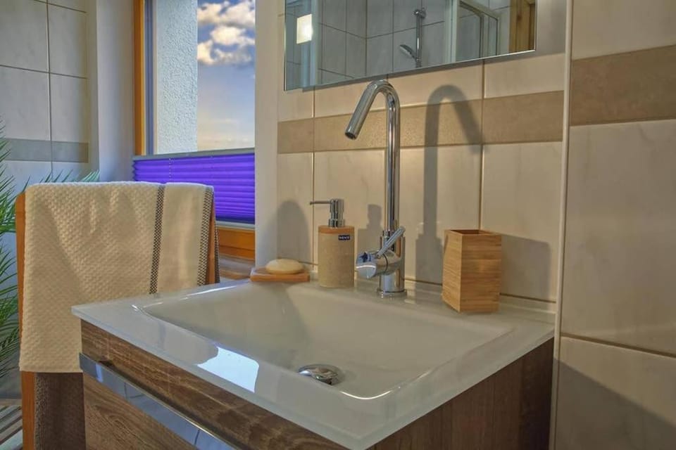 Bathroom, Garden view