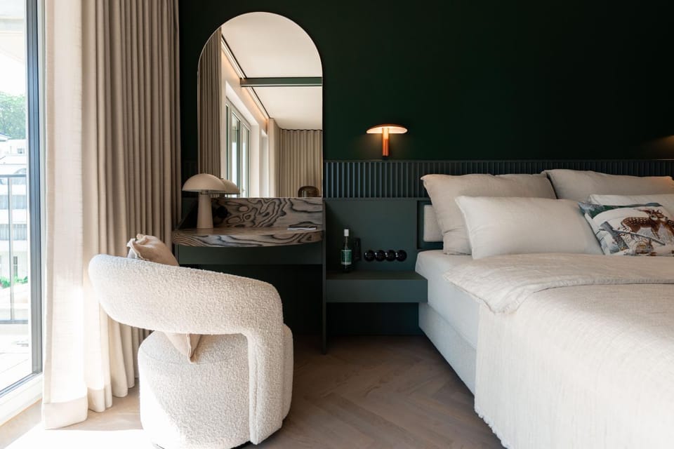 Bed, Photo of the whole room