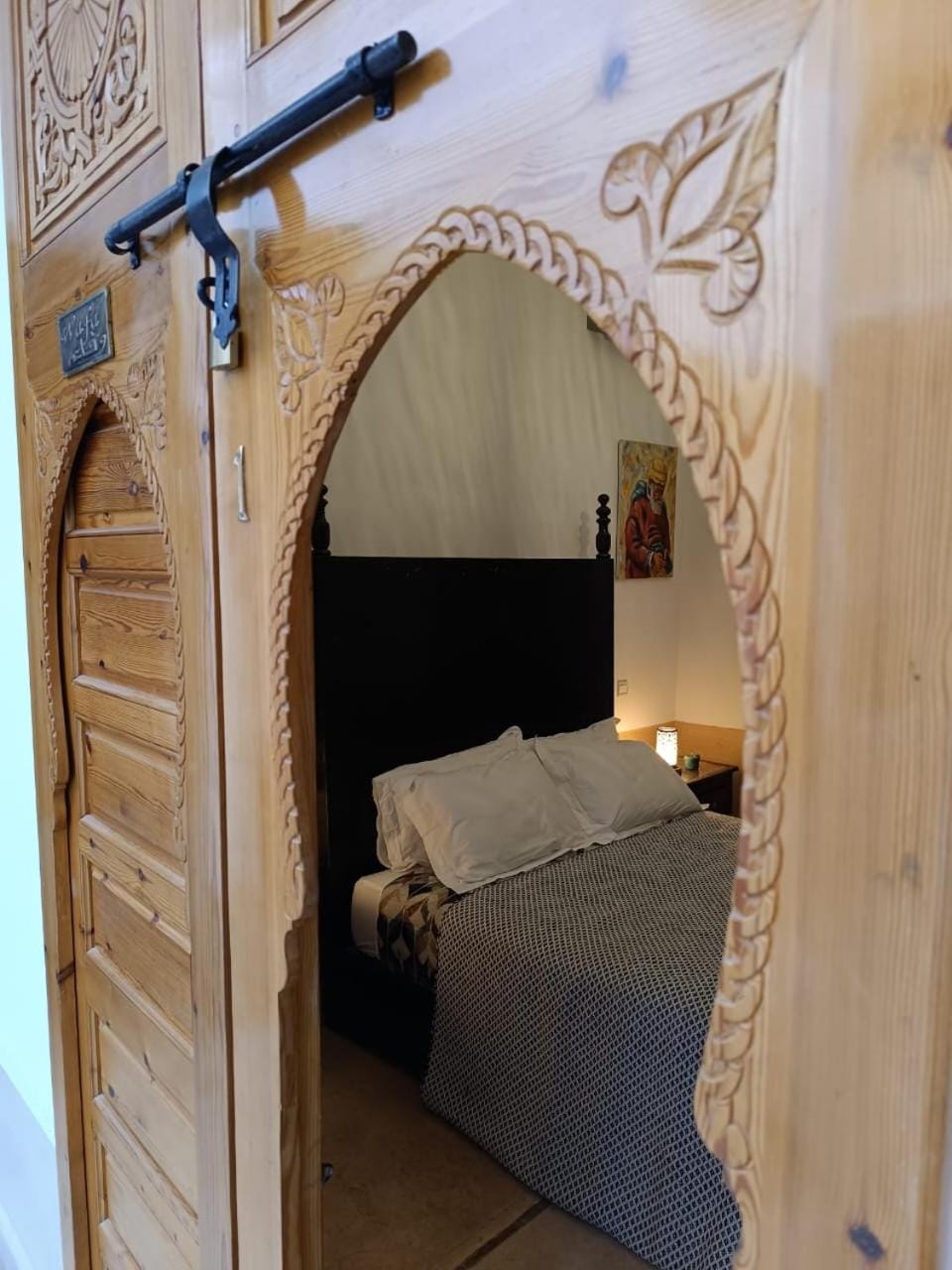Facade/entrance, Bed