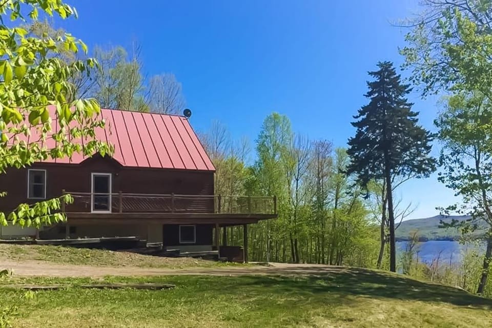 Property building, Nearby landmark, Day, Activities