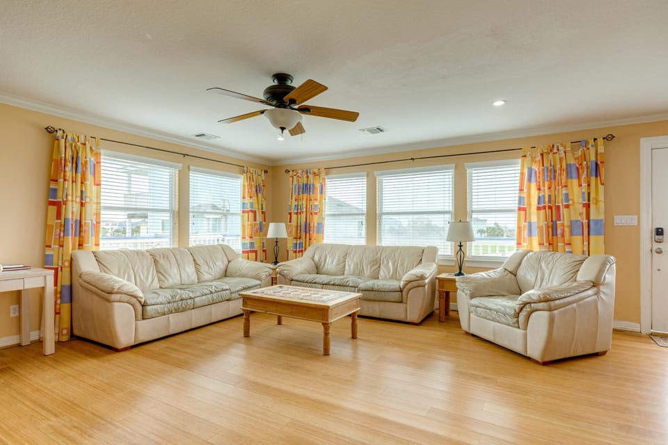 Island Beauty House in Galveston Island