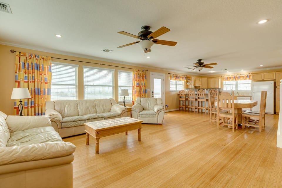 Island Beauty House in Galveston Island