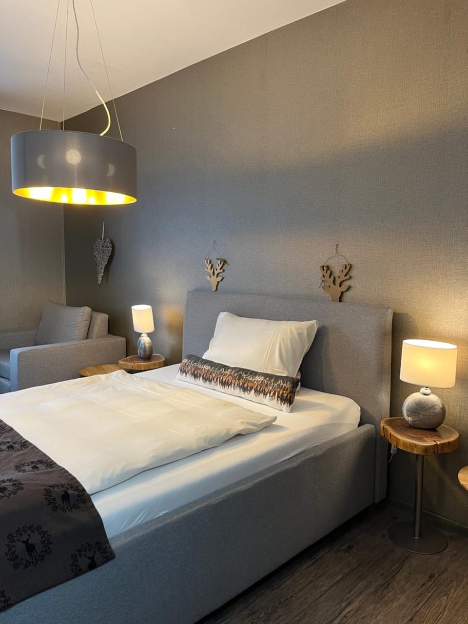 Property building, Photo of the whole room, Bedroom