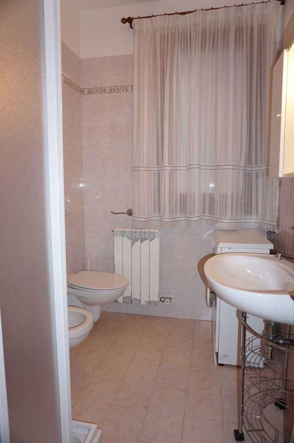 Bathroom, washing machine