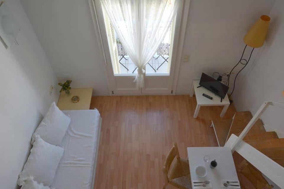 Cozy Loft in Ermoupoli B Apartment in Decentralized Administration of the Aegean