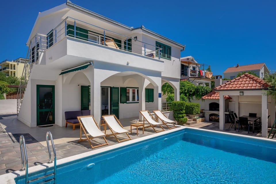 BBQ facilities, Garden, Balcony/Terrace, Seating area, Swimming pool