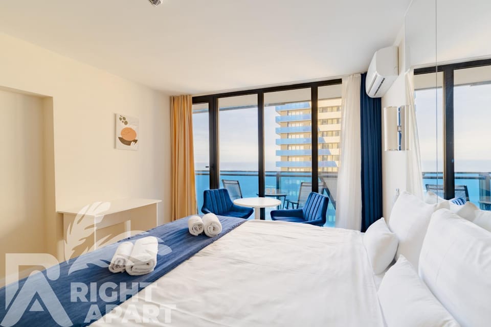 Bed, Photo of the whole room, Bedroom, Sea view, towels