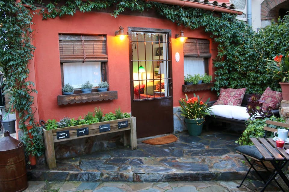 Patio, Facade/entrance