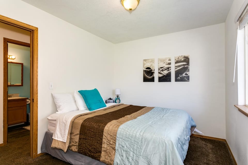 8639 Ustick Apartment in Garden City