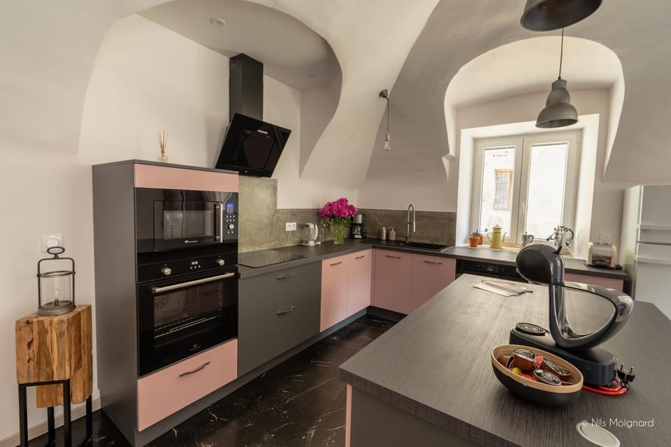 Dining area, kitchen