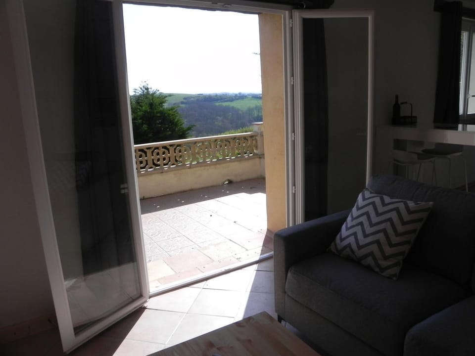 Balcony/Terrace, Mountain view