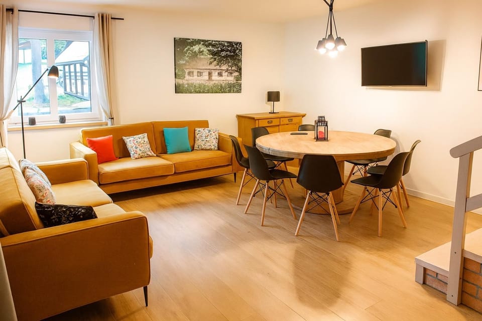 TV and multimedia, Living room, Seating area