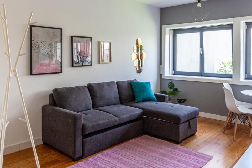 Living room, Decorative detail, Seating area, Dining area