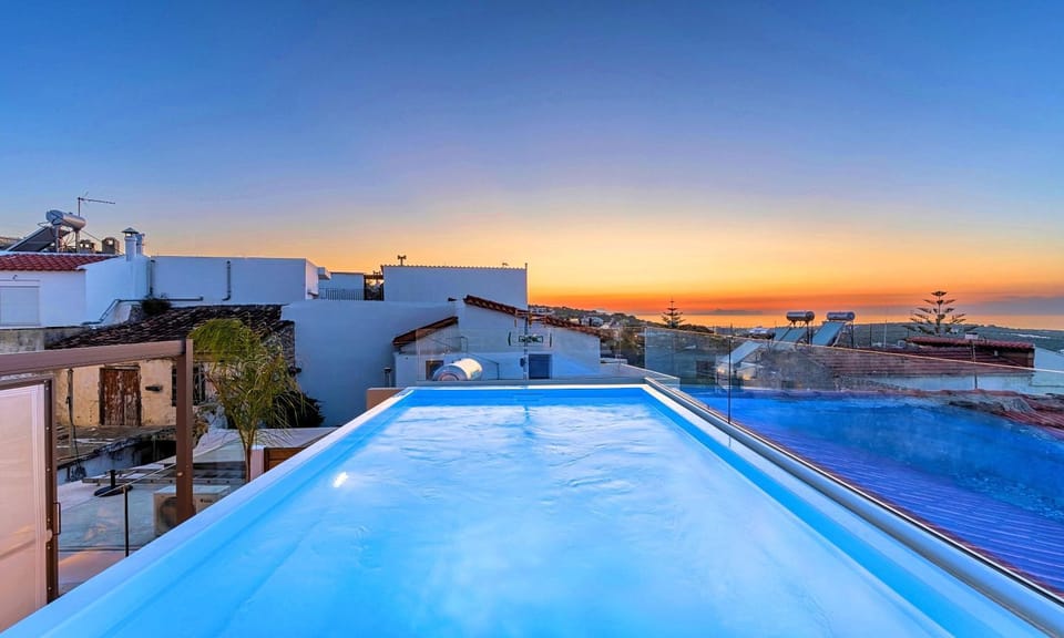 Day, Natural landscape, Pool view, Sea view, Swimming pool, Sunrise, Sunset, sunbed