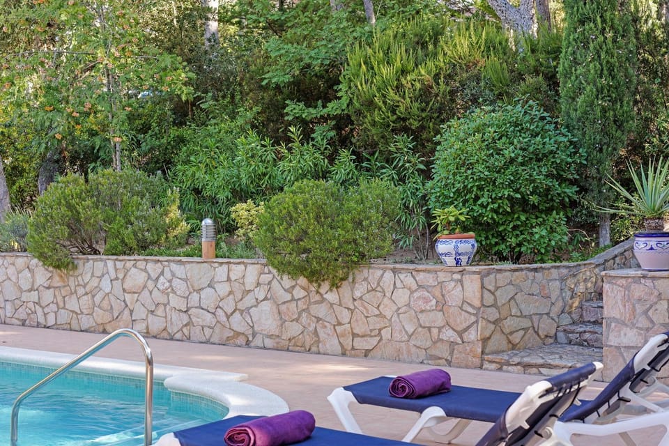 Patio, Swimming pool, Swimming pool