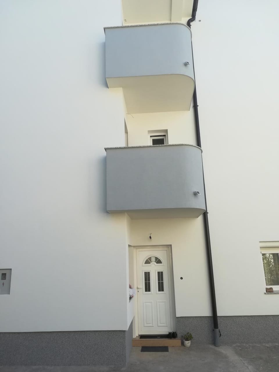 Facade/entrance