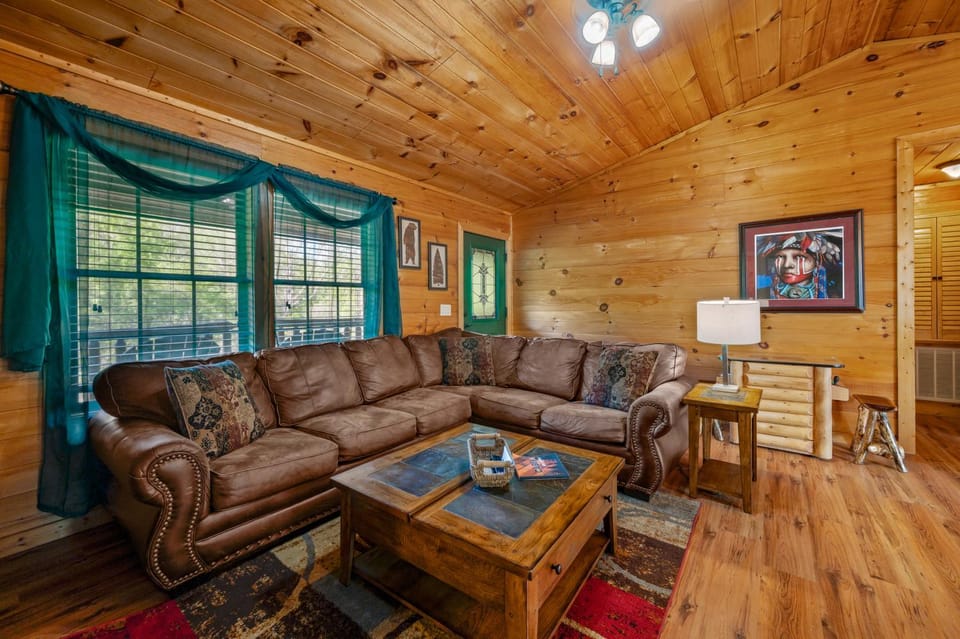 Game Room, Living room