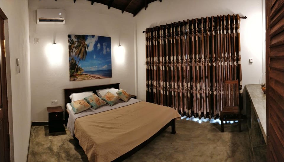 Bed, Photo of the whole room, Bedroom, air conditioner