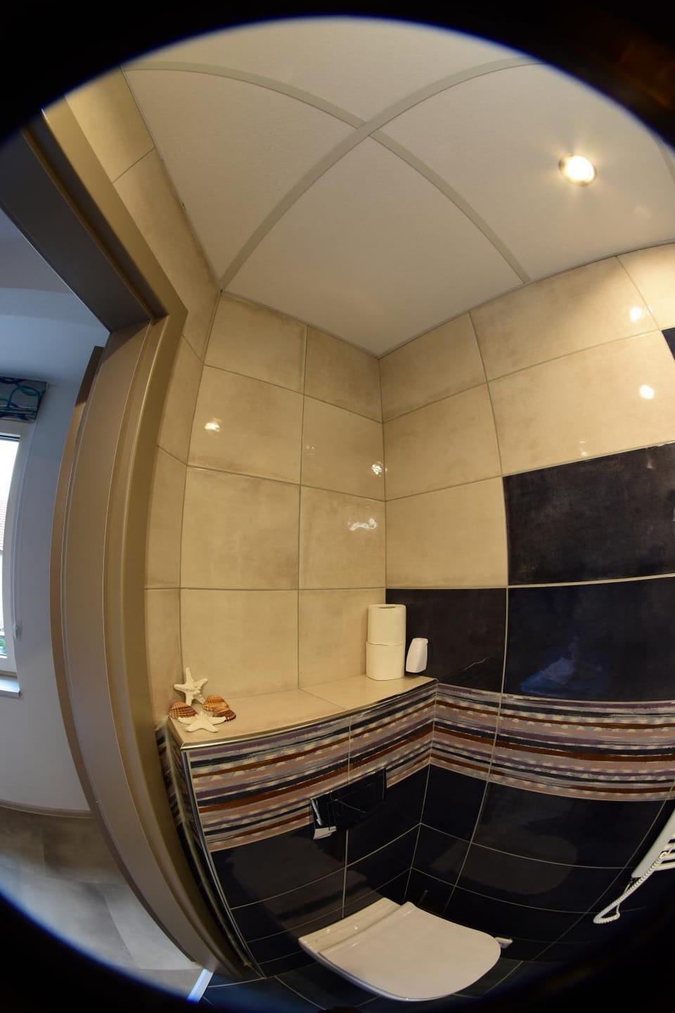 Toilet, Bathroom, Decorative detail