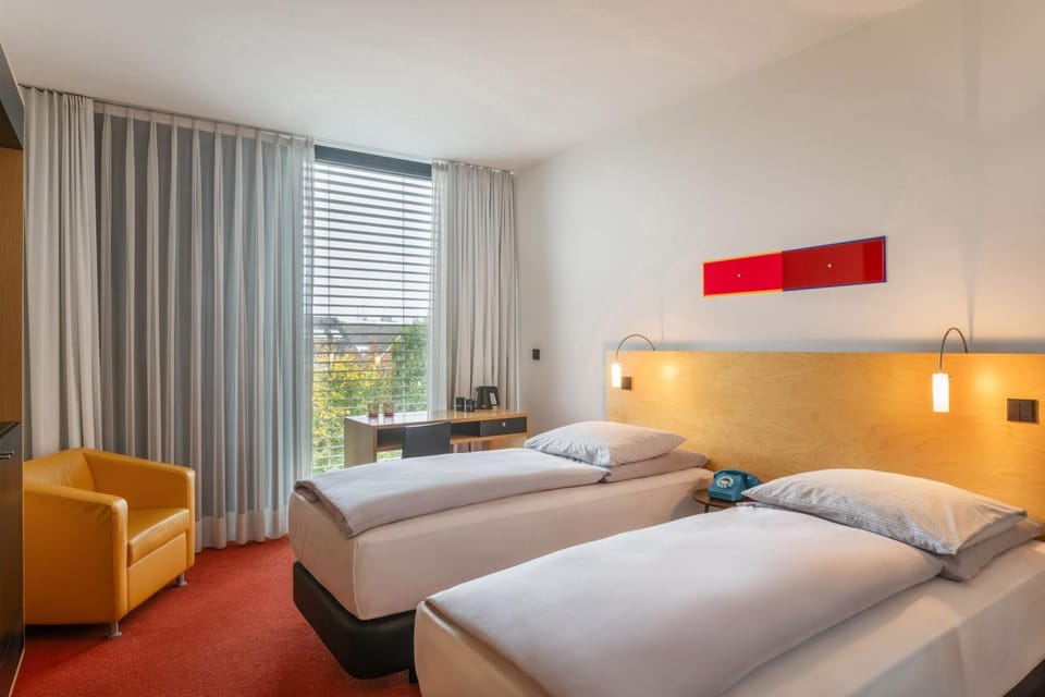 Bed, Coffee/tea facilities, View (from property/room), Bedroom