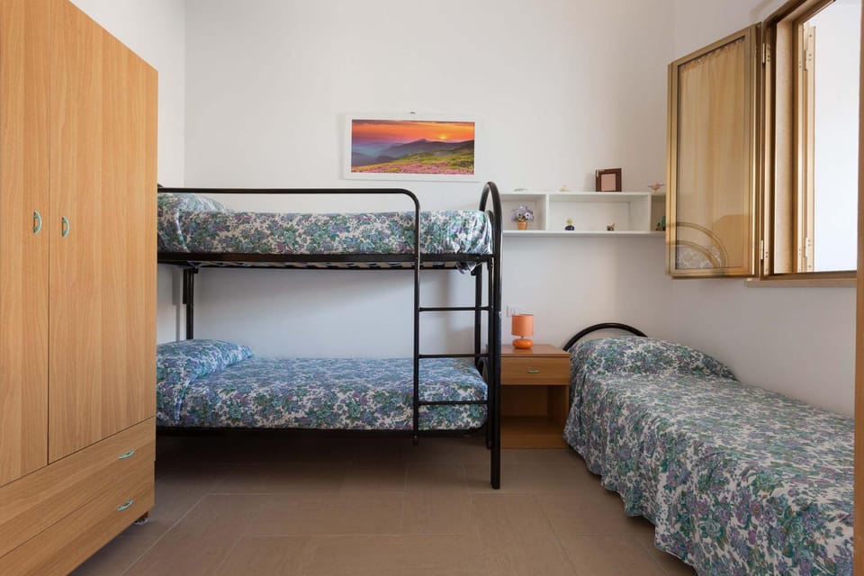 bunk bed