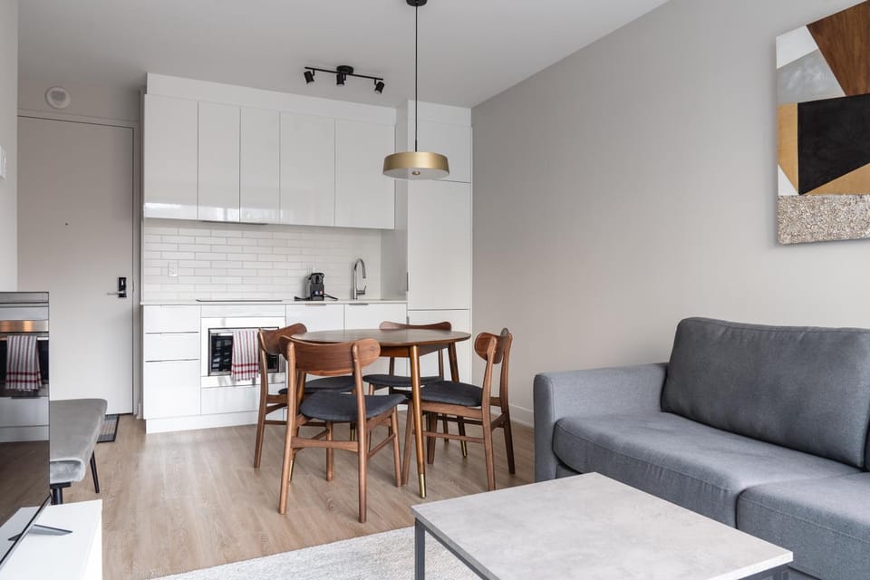 Kitchen or kitchenette, Living room, Seating area, Dining area, minibar, pet friendly, stove