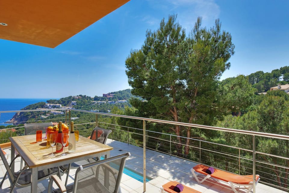 Activities, View (from property/room), Balcony/Terrace, Garden view, Mountain view, Sea view, Sunset