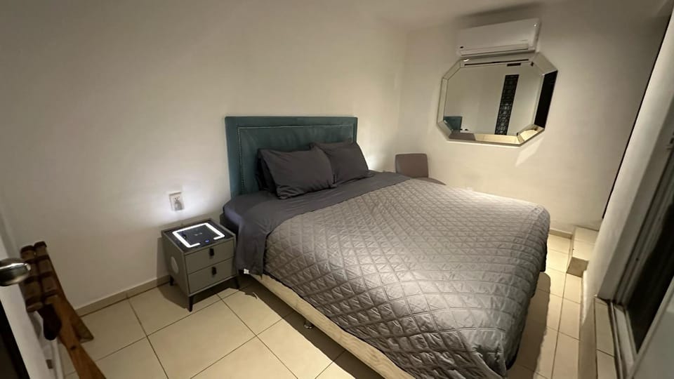 Bed, Photo of the whole room, Bedroom, air conditioner