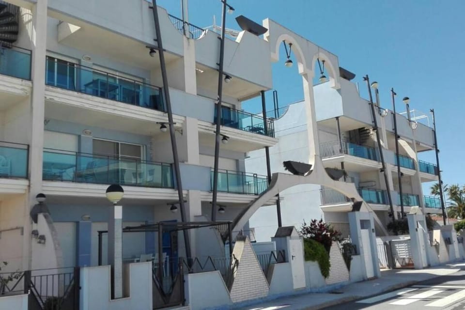 DELTAEBRO PISCINA Apartment in Montsià