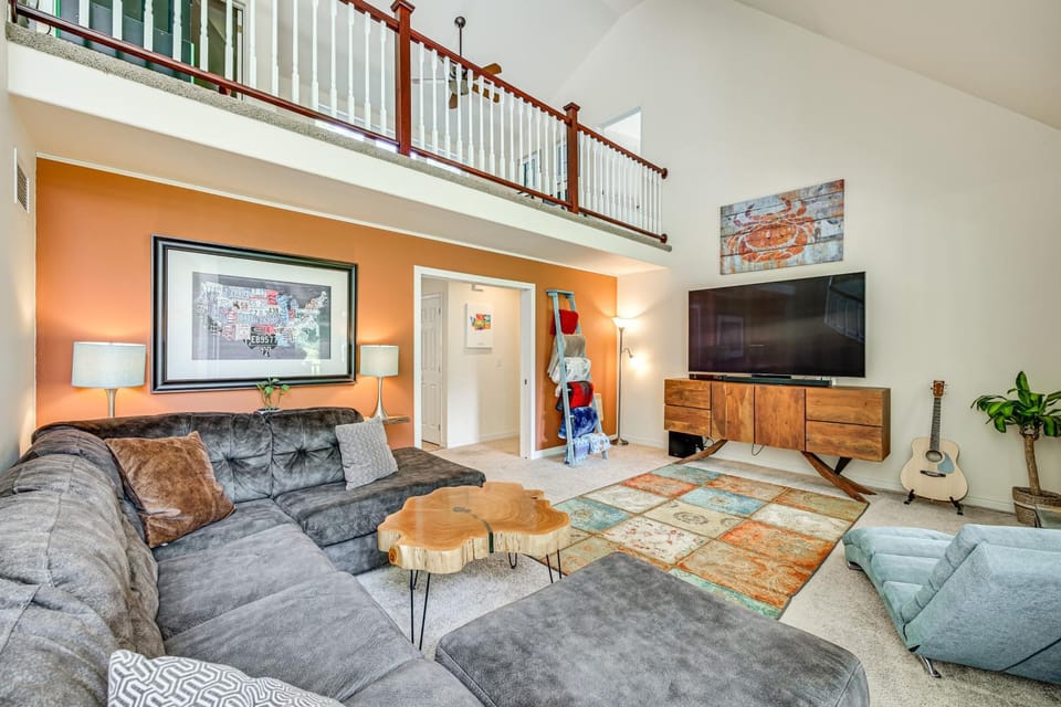 Hot Tub, Deck and Game Room Port Angeles Home House in Olympic National Park