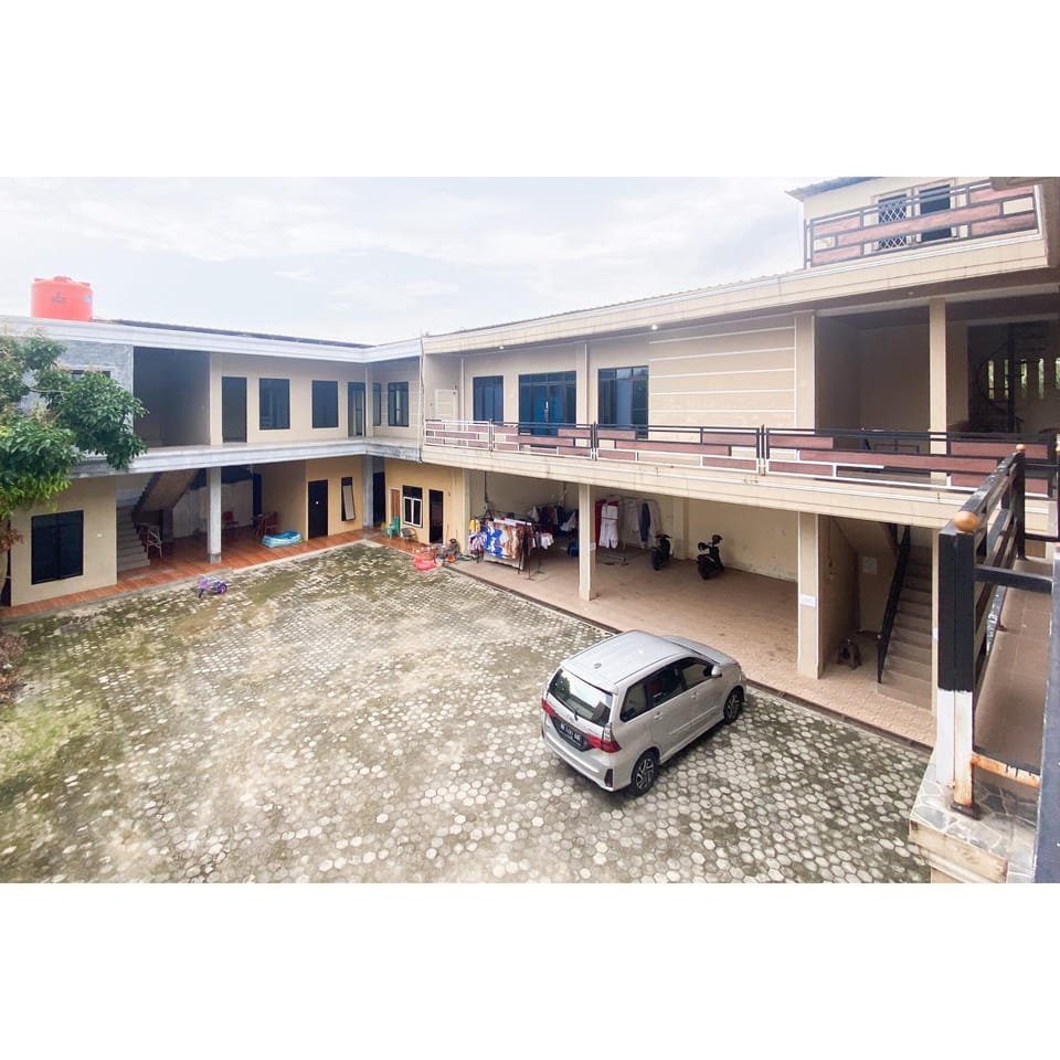 Facade/entrance, Parking